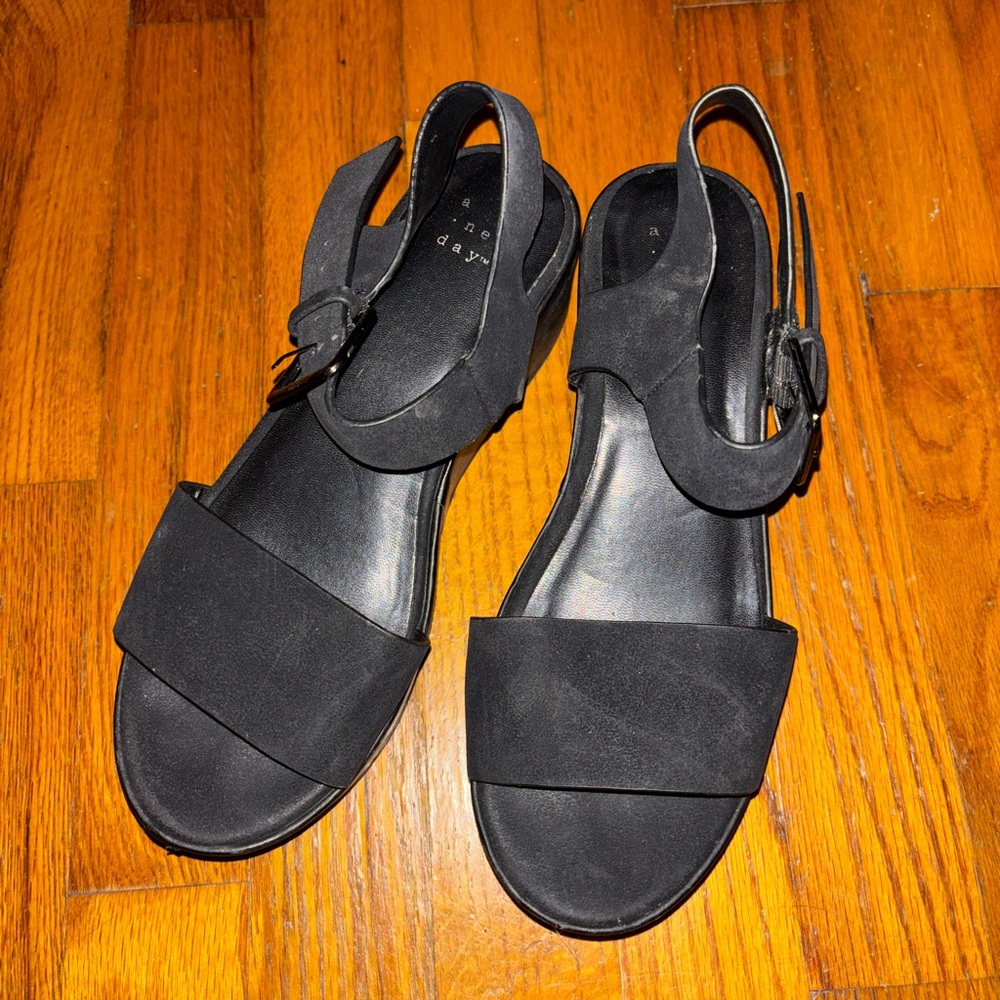 Black Platform Sandals